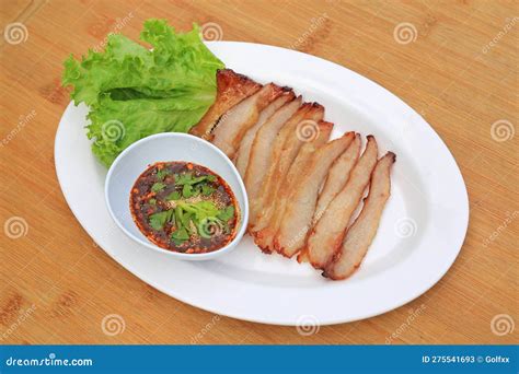  ซาลาเปาไส้หมู ซาลาเปานุ่มละมุน เติมเต็มรสชาติด้วยน้ำจิ้มเปรี้ยวแซ่บ!